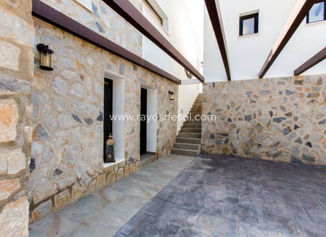 Chalet de 4 habitaciones en Moraira, Teulada-Moraira en venta con piscina - 1.195.000 € (Ref: 9998978)