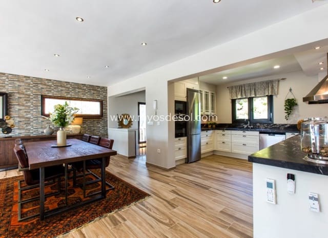 4 makuuhuone Huvila myytävänä paikassa Moraira, Teulada-Moraira mukana uima-altaan - 1 195 000 € (Ref: 9998978)