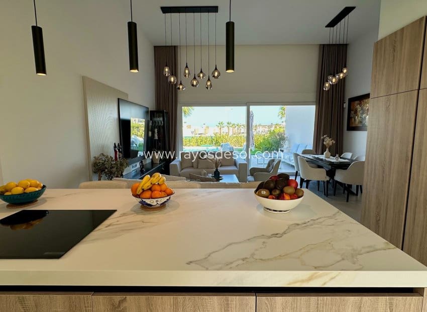 3 soveværelse Villa til salg i Algorfa med swimmingpool - € 780.000 (Ref: 9998981)