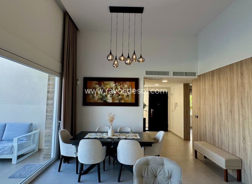 3 soveværelse Villa til salg i Algorfa med swimmingpool - € 780.000 (Ref: 9998981)