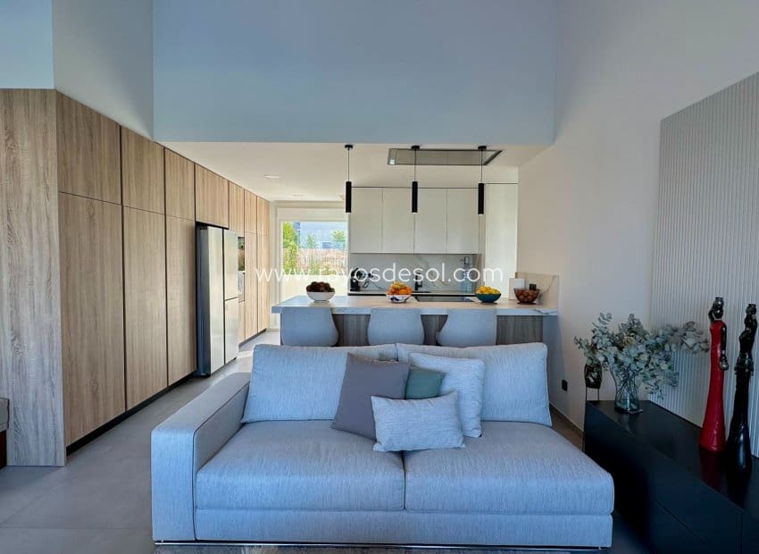 3 soveværelse Villa til salg i Algorfa med swimmingpool - € 780.000 (Ref: 9998981)