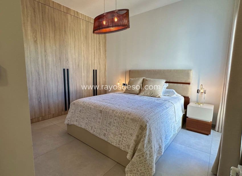 3 soveværelse Villa til salg i Algorfa med swimmingpool - € 780.000 (Ref: 9998981)