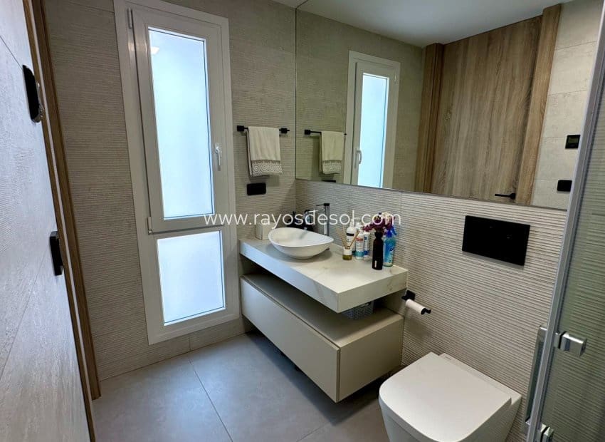 3 soveværelse Villa til salg i Algorfa med swimmingpool - € 780.000 (Ref: 9998981)