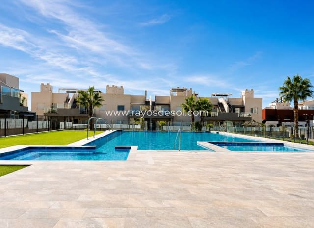 Apartamento de 2 habitaciones en Aguas Nuevas, Torrevieja en venta con piscina - 285.000 € (Ref: 9998982)