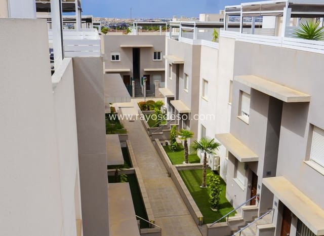 Apartamento de 2 habitaciones en Aguas Nuevas, Torrevieja en venta con piscina - 285.000 € (Ref: 9998982)