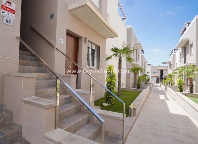 Apartamento de 2 habitaciones en Aguas Nuevas, Torrevieja en venta con piscina - 285.000 € (Ref: 9998982)