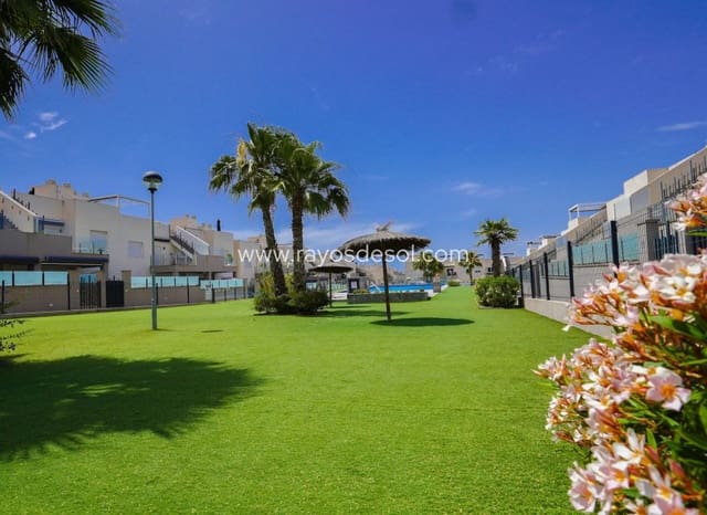 Apartamento de 2 habitaciones en Aguas Nuevas, Torrevieja en venta con piscina - 285.000 € (Ref: 9998982)