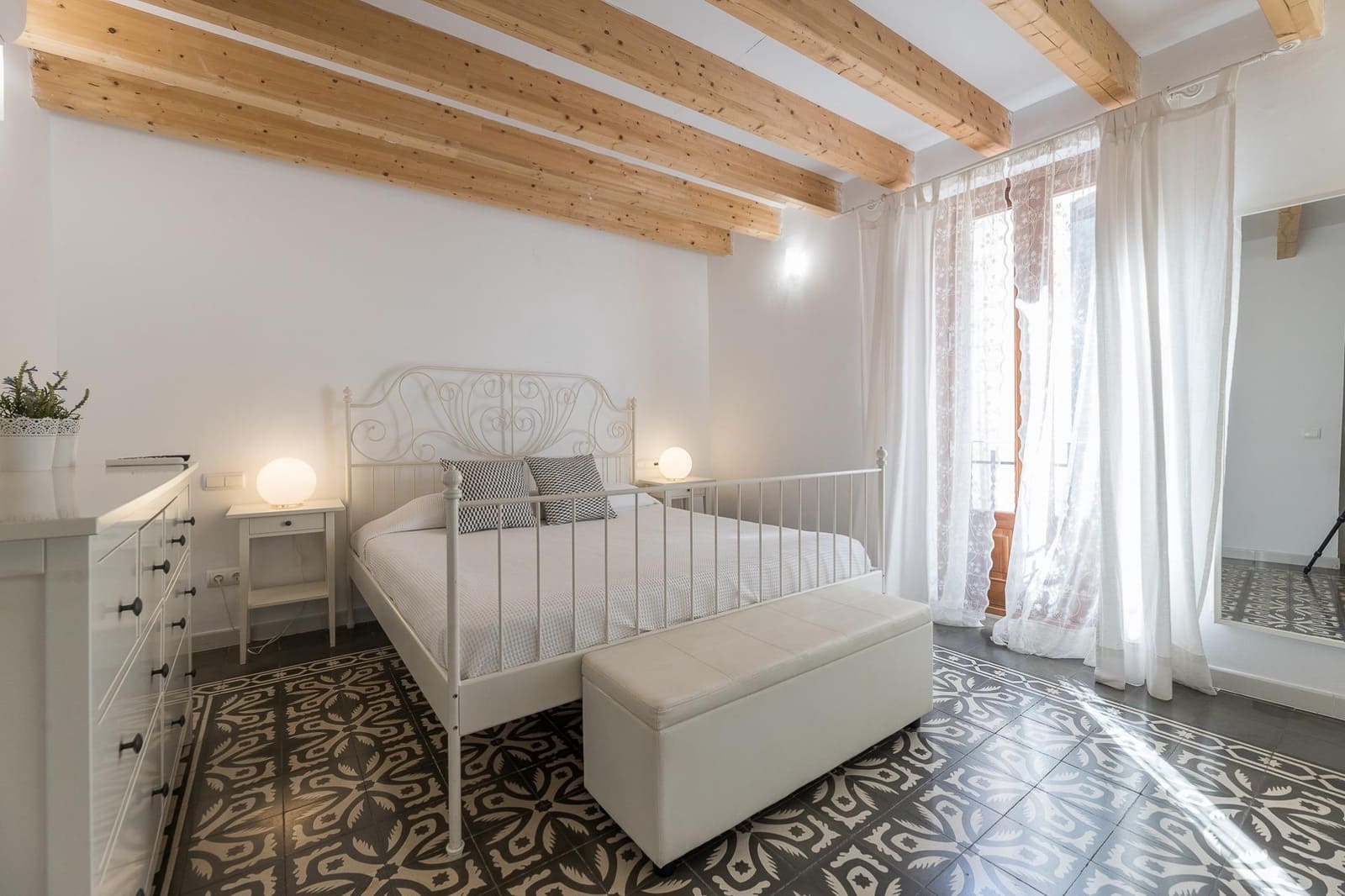 4 soveværelse Byhus til leje i Sineu - € 2.100 (Ref: 10078270)