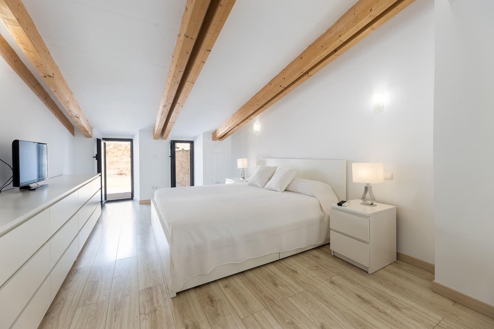 4 soveværelse Byhus til leje i Sineu - € 2.100 (Ref: 10078270)