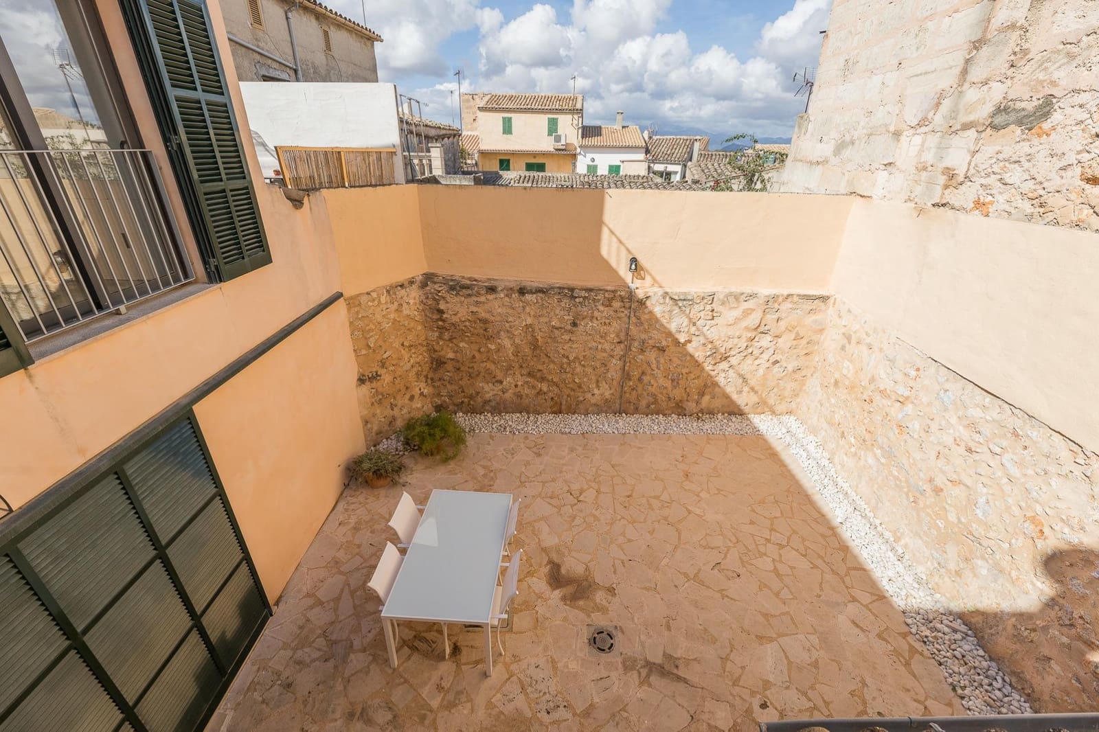 4 soveværelse Byhus til leje i Sineu - € 2.100 (Ref: 10078270)