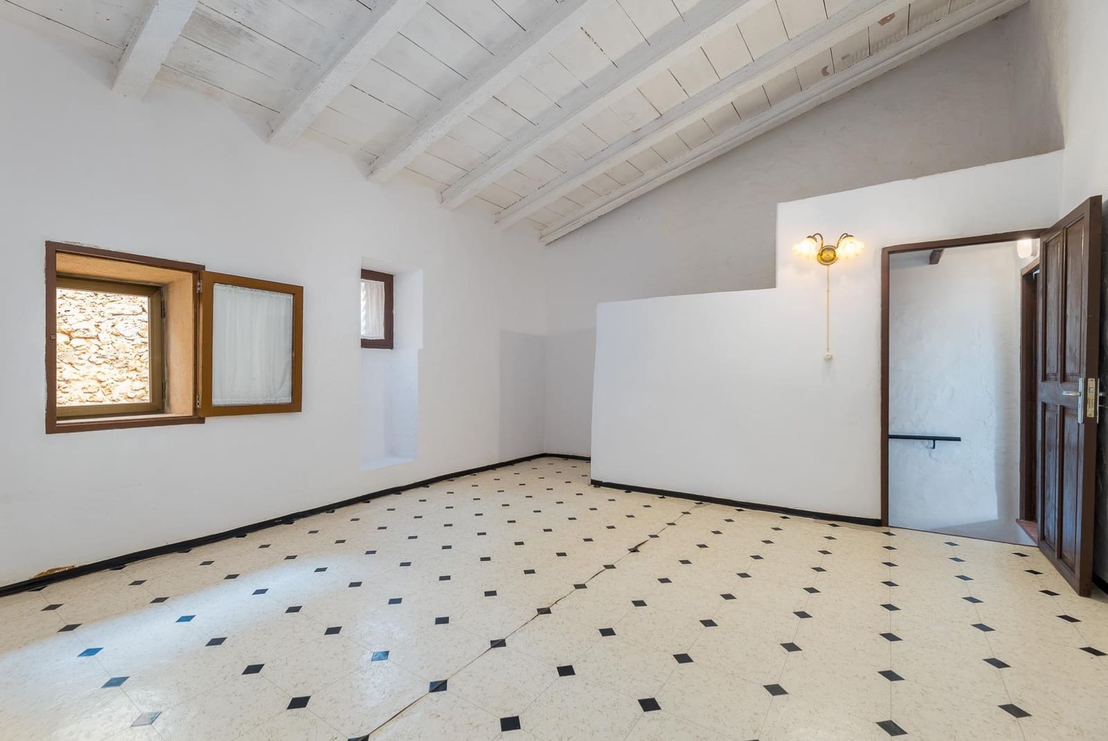 3 bedroom Townhouse for sale in Ruberts - € 390,000 (Ref: 10161693)