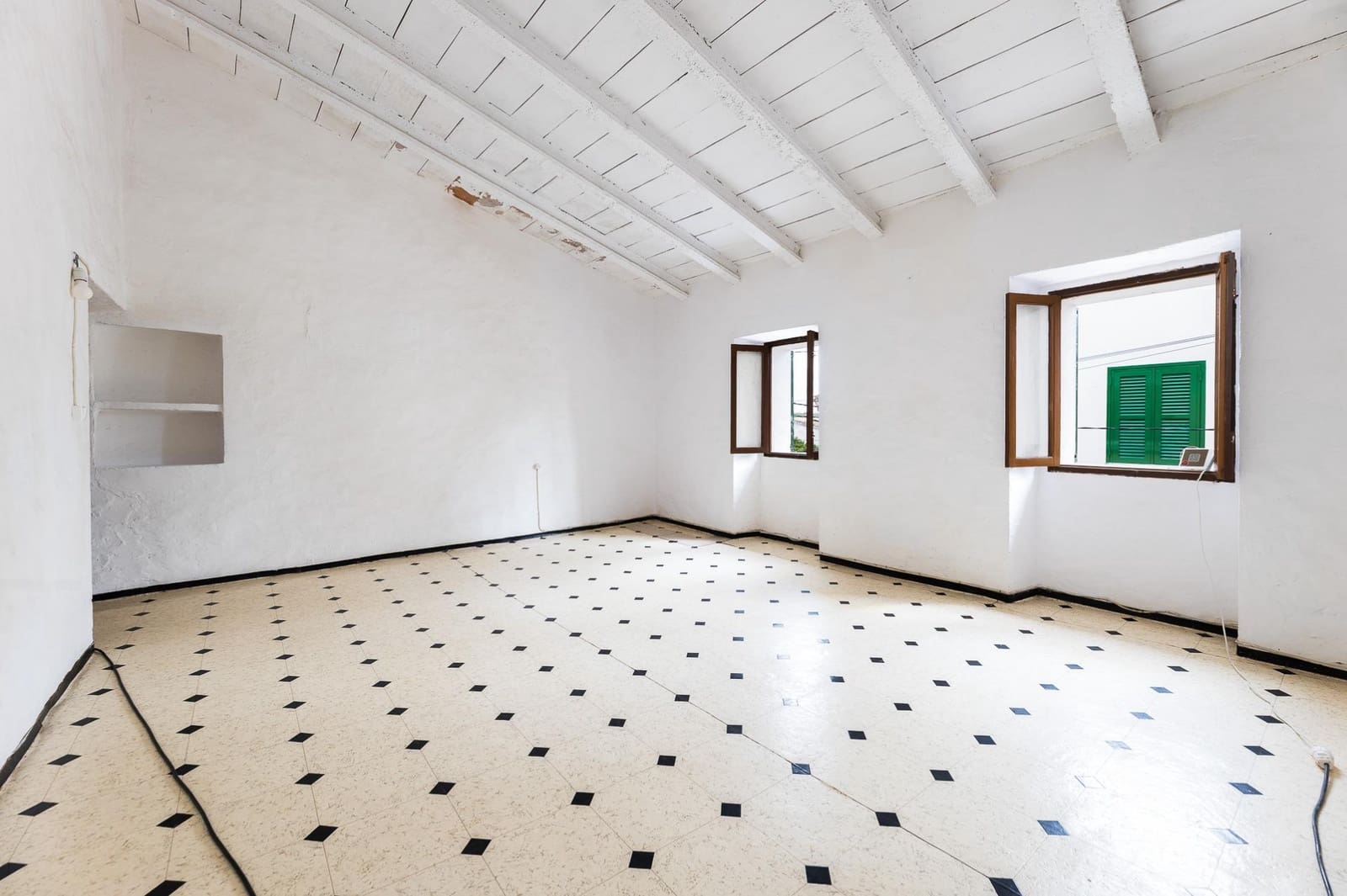 3 bedroom Townhouse for sale in Ruberts - € 390,000 (Ref: 10161693)