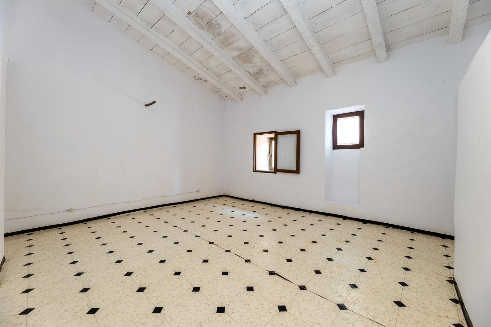 3 bedroom Townhouse for sale in Ruberts - € 390,000 (Ref: 10161693)