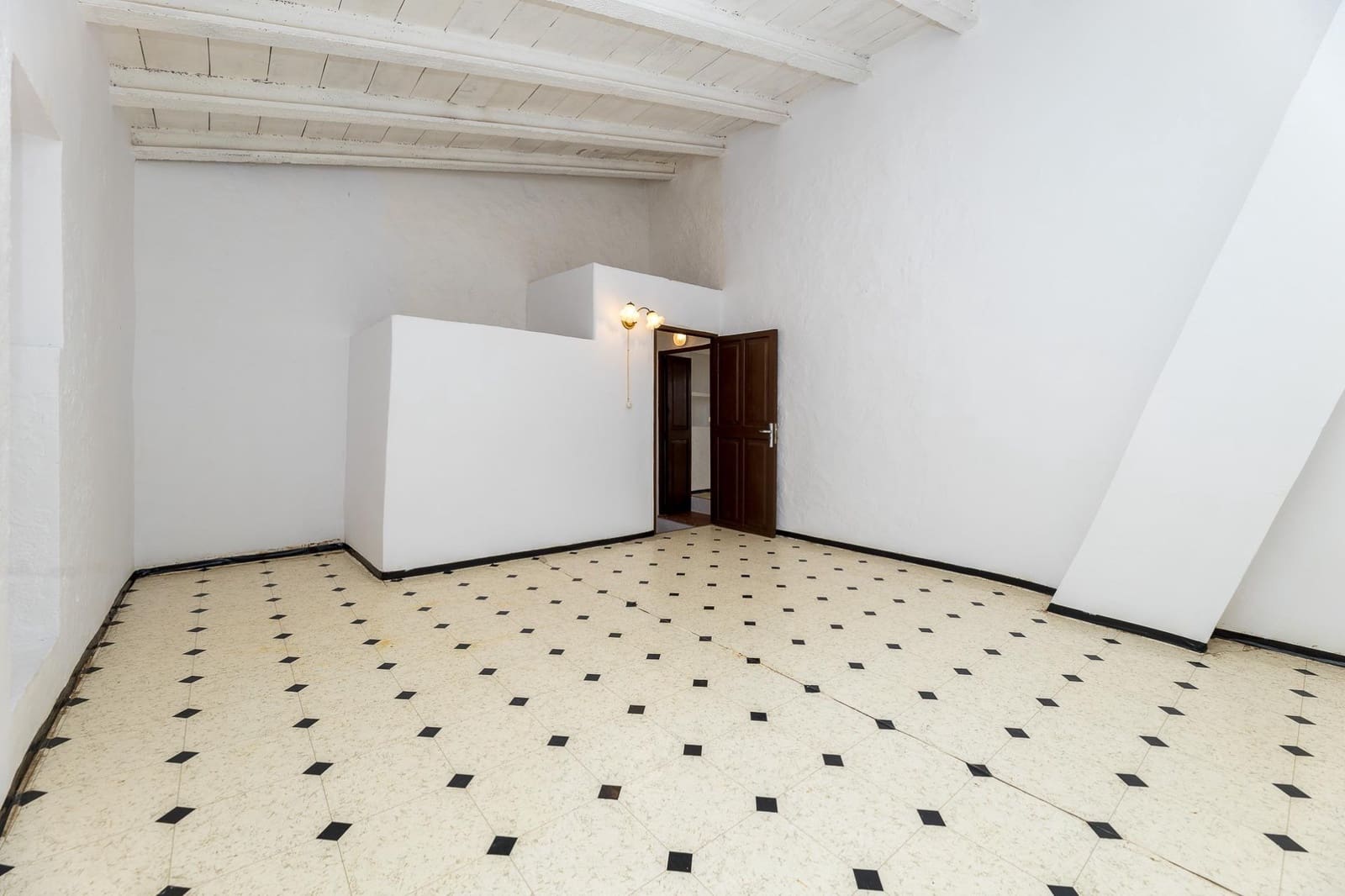 3 bedroom Townhouse for sale in Ruberts - € 390,000 (Ref: 10161693)