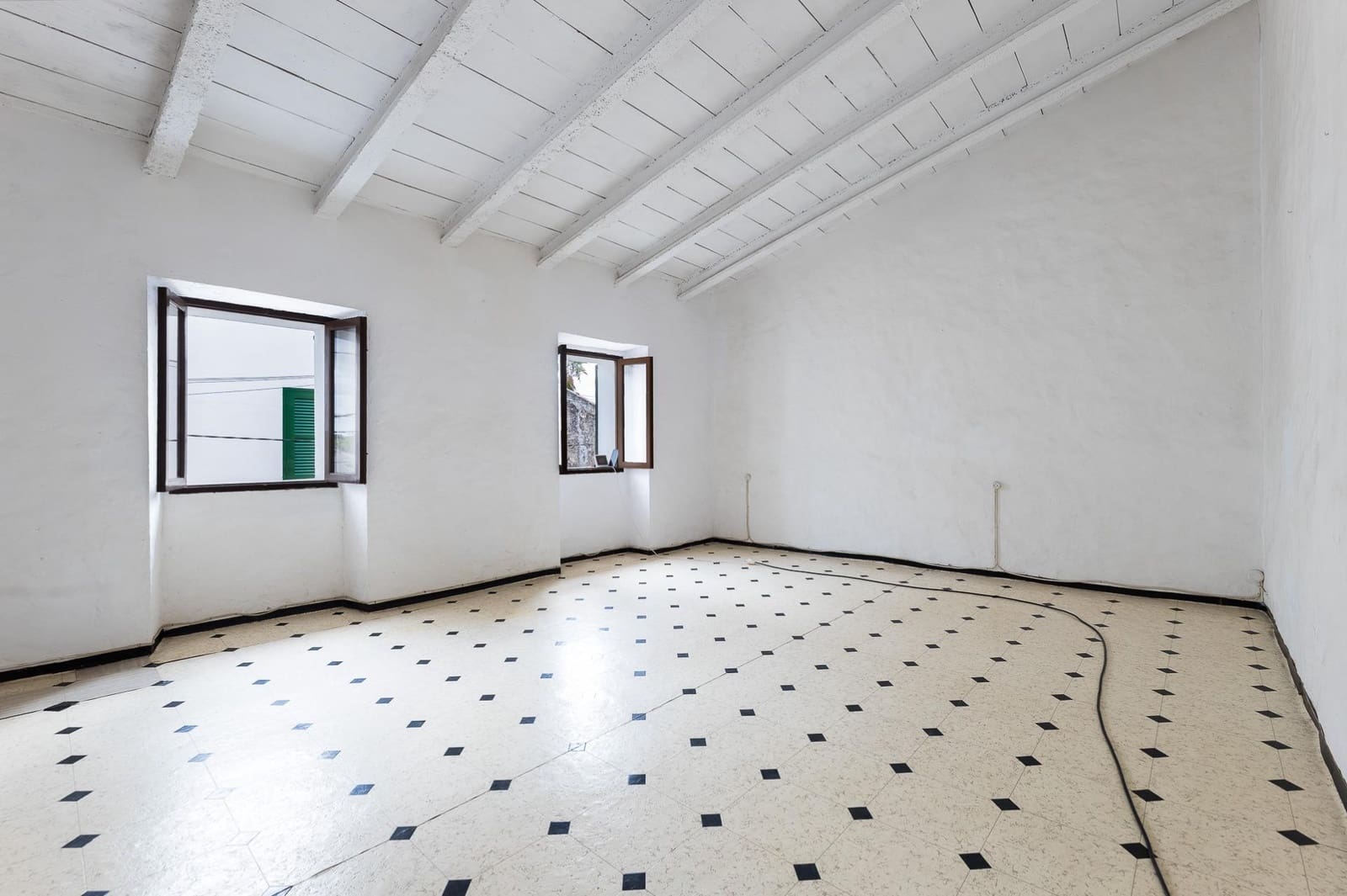 3 bedroom Townhouse for sale in Ruberts - € 390,000 (Ref: 10161693)