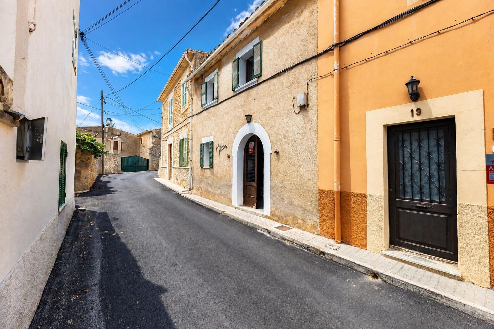 3 bedroom Townhouse for sale in Ruberts - € 390,000 (Ref: 10161693)
