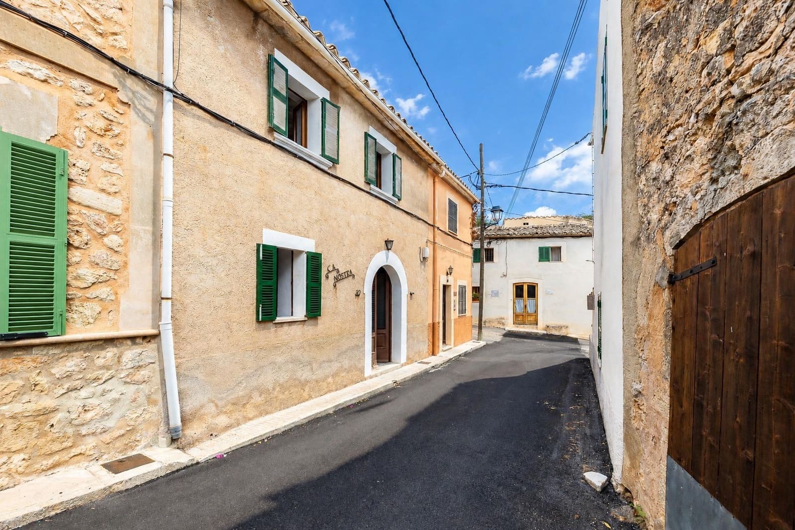 3 bedroom Townhouse for sale in Ruberts - € 390,000 (Ref: 10161693)