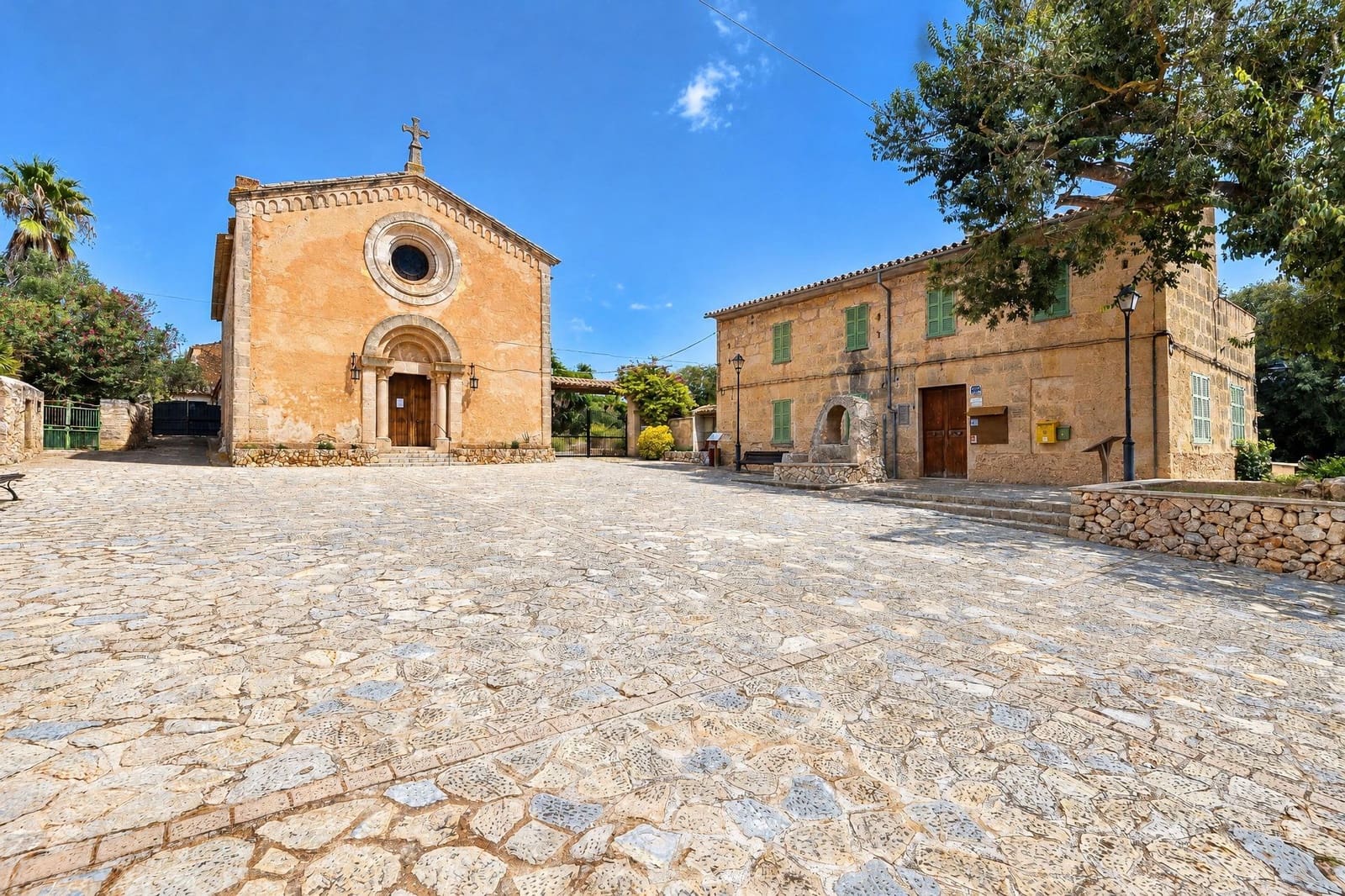 3 bedroom Townhouse for sale in Ruberts - € 390,000 (Ref: 10161693)