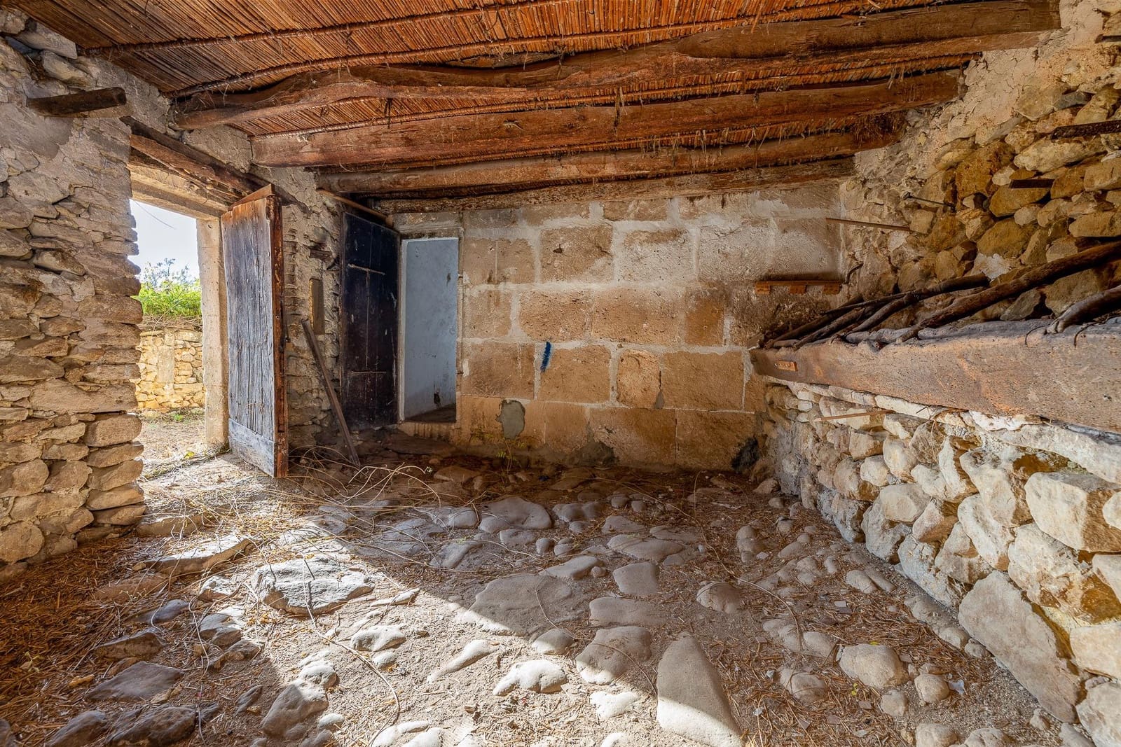 6 soveværelse Finca/Landehus til salg i Randa - € 450.000 (Ref: 7979519)