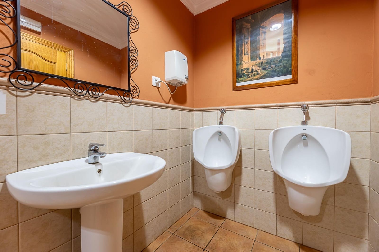 Virksomhed til salg i Llucmajor - € 550.000 (Ref: 8331779)