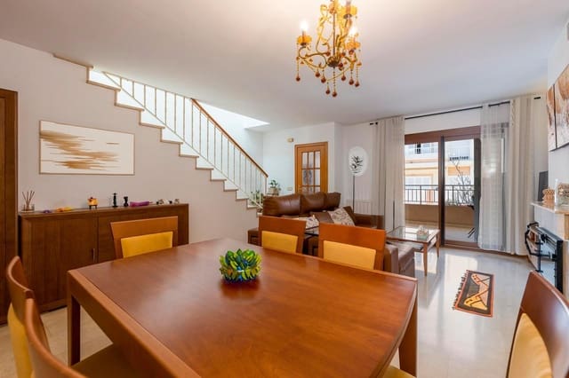 4 soveværelse Rækkehus til salg i Palma de Mallorca med garage - € 785.000 (Ref: 8574126)