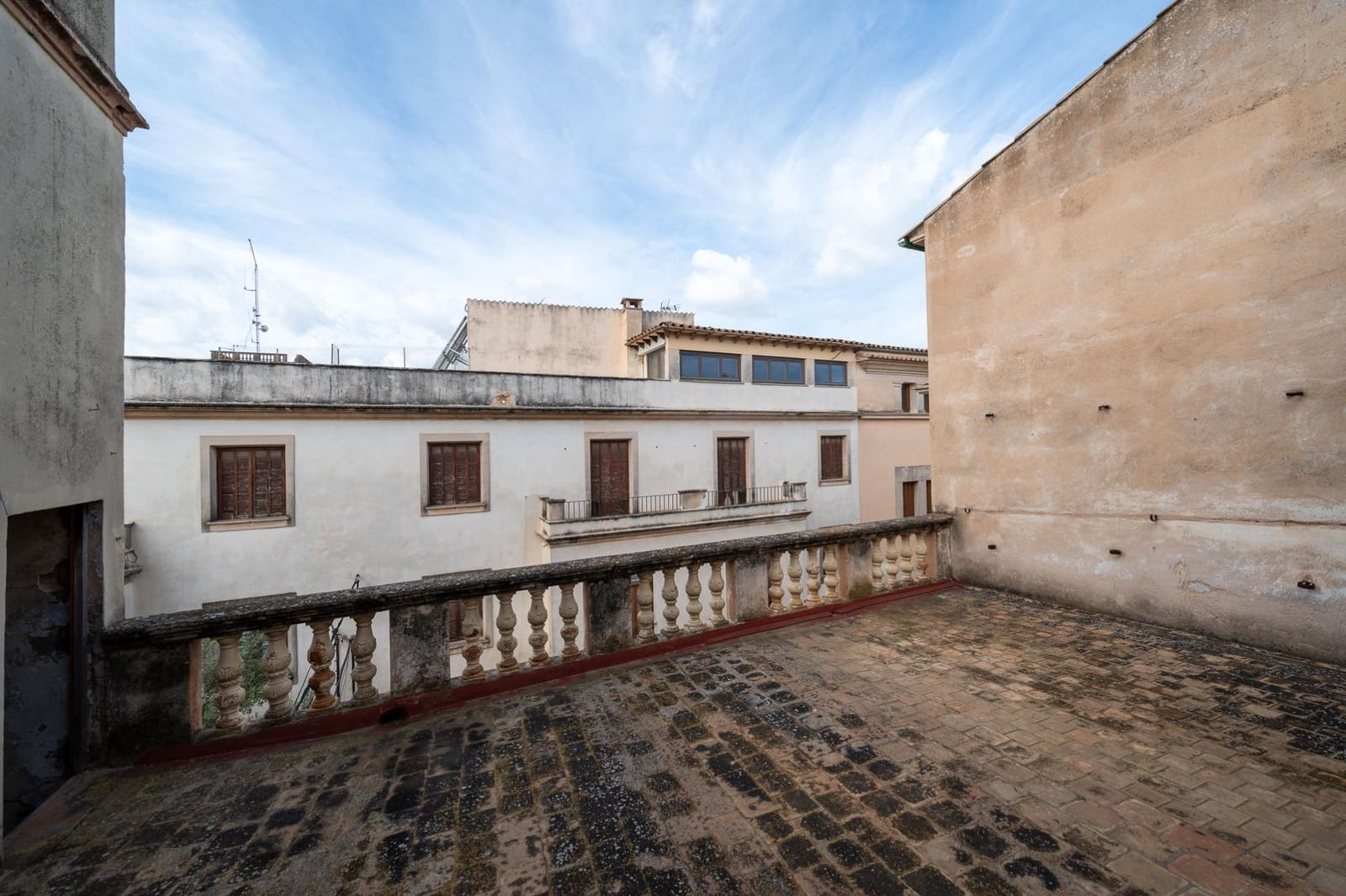 7 bedroom Penthouse for sale in Porreres - € 470,000 (Ref: 8943908)