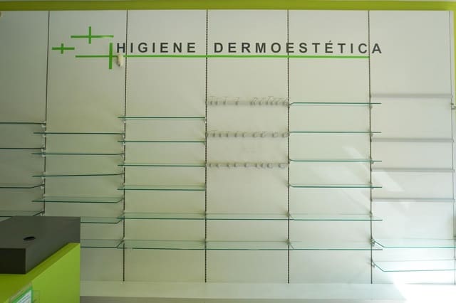 Kaupallinen myytävänä paikassa Vigo - 93 000 € (Ref: 9103044)