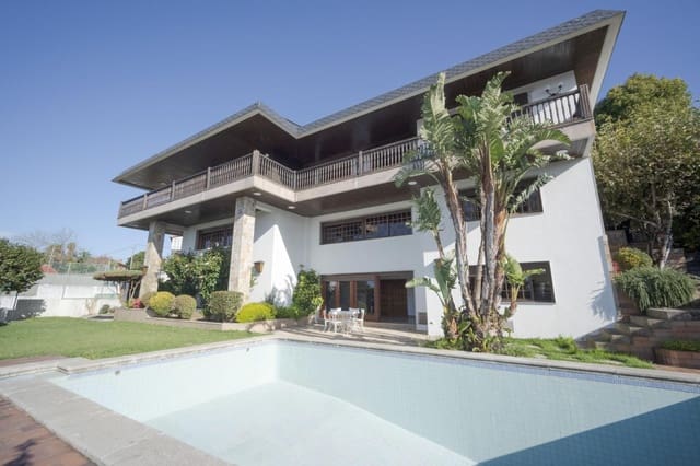 4 soveværelse Villa til salg i Vigo med swimmingpool garage - € 650.000 (Ref: 9112501)