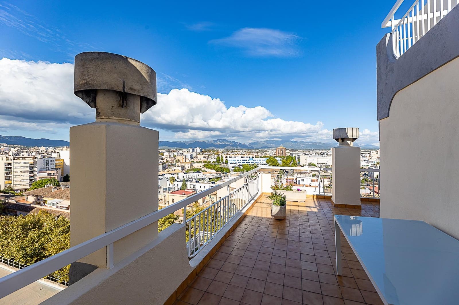 4 bedroom Penthouse for sale in Palma de Mallorca - € 550,000 (Ref: 9373627)