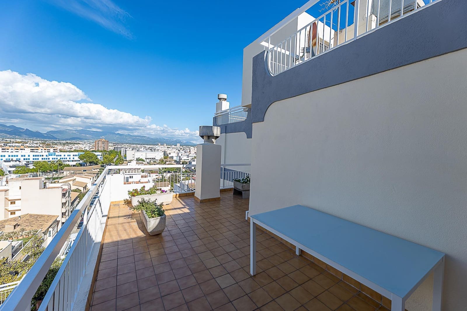 4 bedroom Penthouse for sale in Palma de Mallorca - € 550,000 (Ref: 9373627)