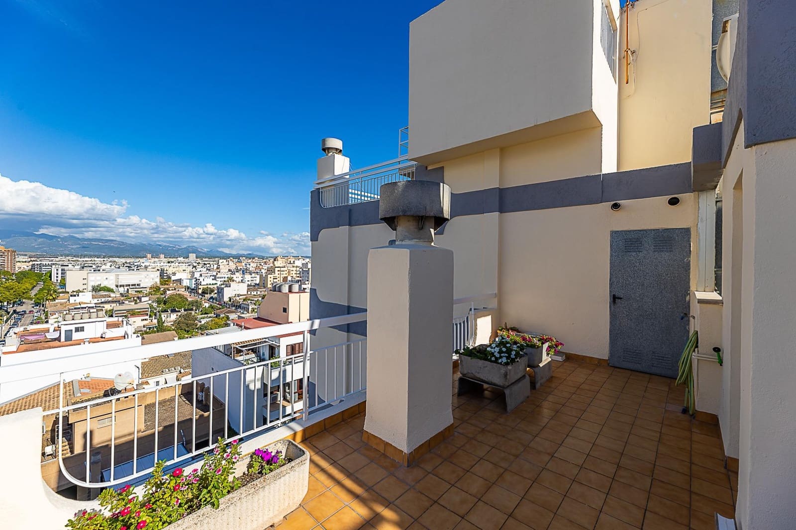 4 bedroom Penthouse for sale in Palma de Mallorca - € 550,000 (Ref: 9373627)