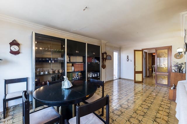 4 bedroom Penthouse for sale in Palma de Mallorca - € 550,000 (Ref: 9373627)