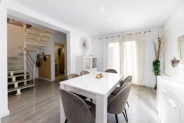 3 quarto Moradia em Banda para venda em Sa Torre (Llucmajor), Llucmajor com piscina - 650 000 € (Ref: 9382722)