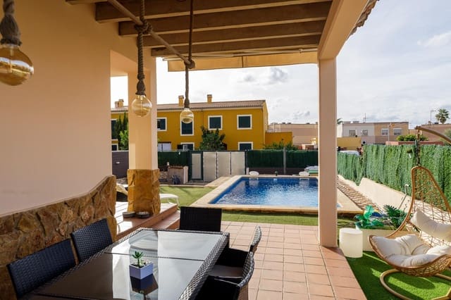 3 quarto Moradia em Banda para venda em Sa Torre (Llucmajor), Llucmajor com piscina - 650 000 € (Ref: 9382722)