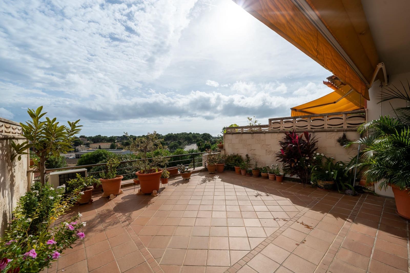 4 Zimmer Apartment zu verkaufen in Palma de Mallorca mit Pool - 1.090.000 € (Ref: 9385485)