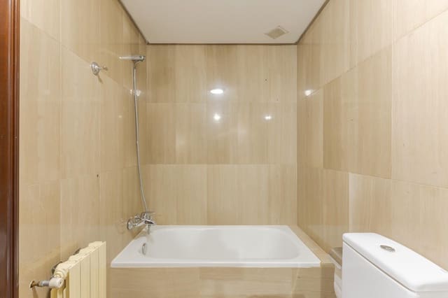 1 soveværelse Lejlighed til leje i Vigo - € 850 (Ref: 9481287)