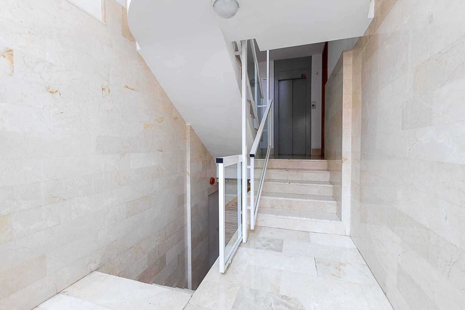 3 bedroom Apartment for sale in Palma de Mallorca with garage - € 650,000 (Ref: 9583055)