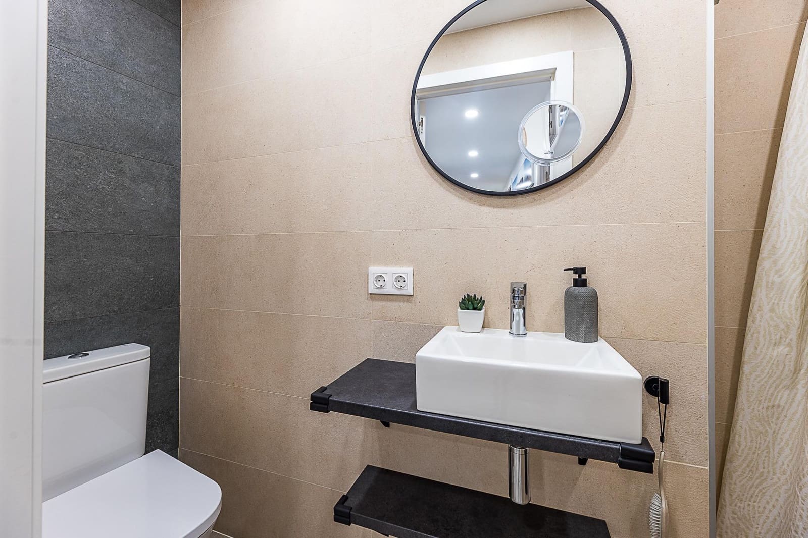 3 bedroom Flat for sale in Palma de Mallorca - € 556,000 (Ref: 9619482)