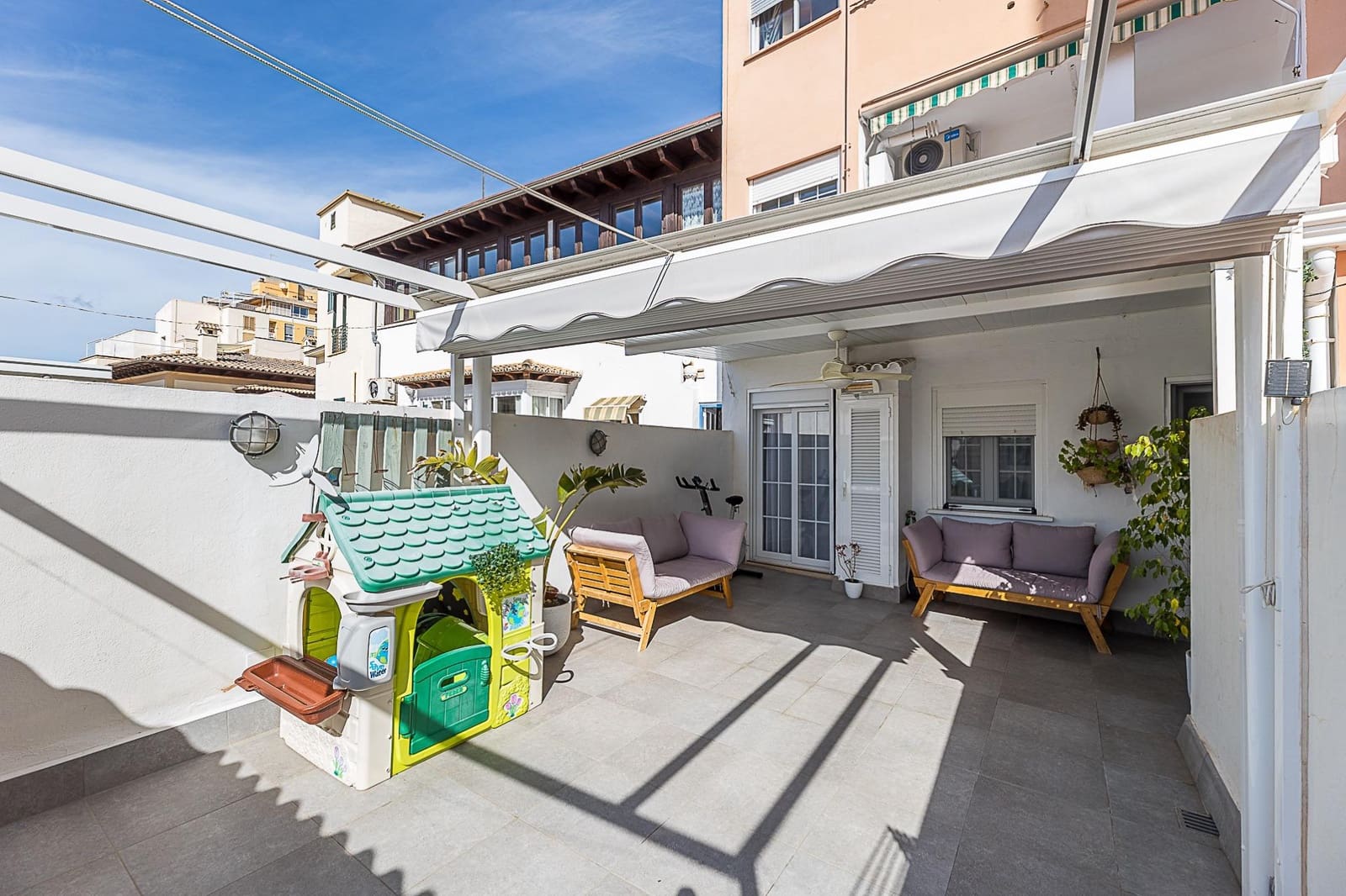 3 bedroom Flat for sale in Palma de Mallorca - € 556,000 (Ref: 9619482)