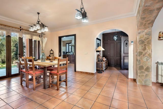 5 sovrum Finca/Hus på landet till salu i Sencelles med garage - 1 350 000 € (Ref: 9656269)