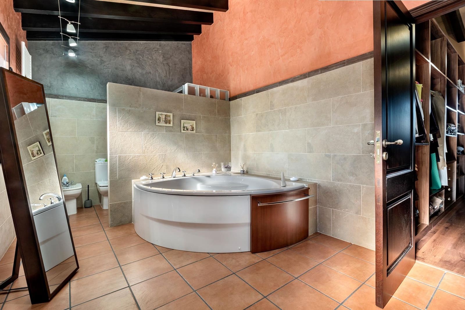 5 bedroom Finca/Country House for sale in Sencelles with garage - € 1,250,000 (Ref: 9656269)