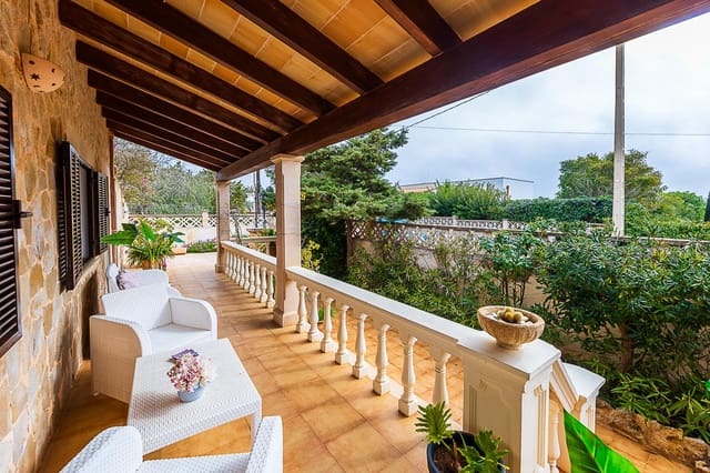 Chalet de 4 habitaciones en Santanyí en venta con piscina garaje - 875.000 € (Ref: 9670884)