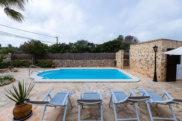 Chalet de 4 habitaciones en Santanyí en venta con piscina garaje - 875.000 € (Ref: 9670884)