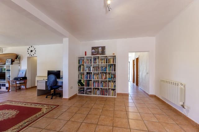 5 bedroom Finca/Country House for sale in Llucmajor with pool - € 630,000 (Ref: 9721883)