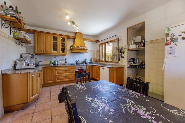 5 bedroom Finca/Country House for sale in Llucmajor with pool - € 630,000 (Ref: 9721883)