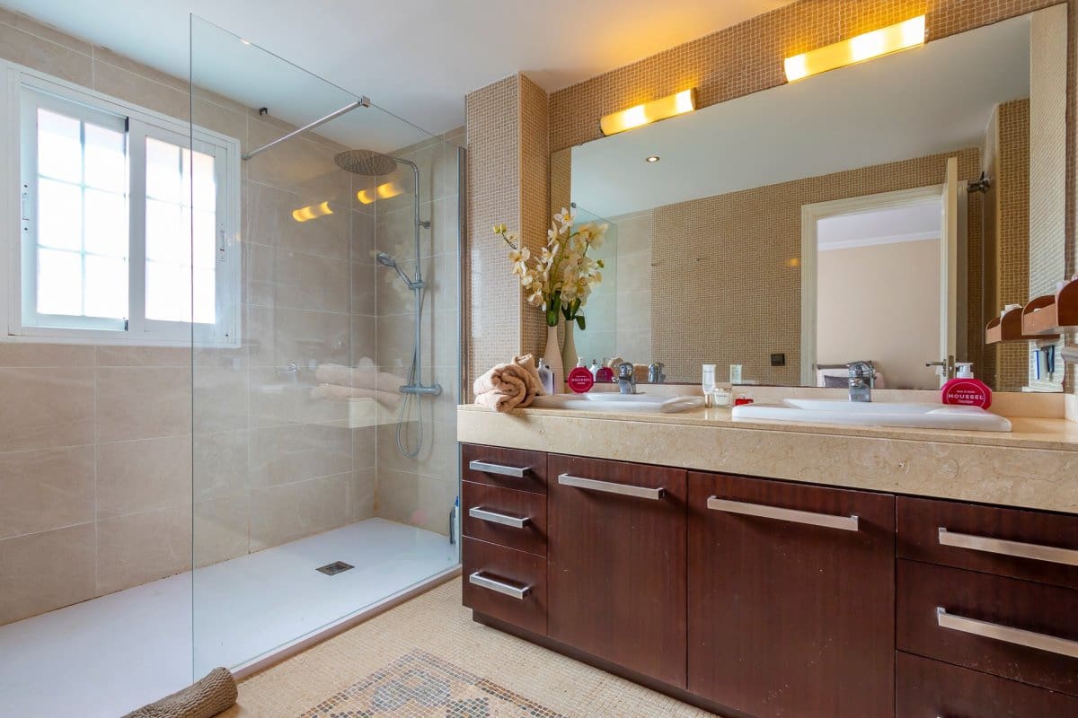 4 bedroom Flat for sale in Puig de Ros with pool garage - € 945,000 (Ref: 9739005)