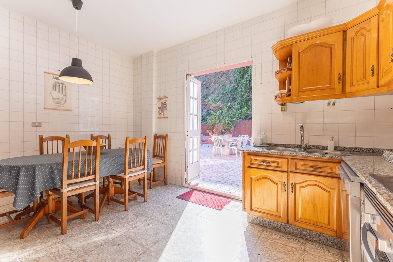 3 soveværelse Byhus til salg i Moana med garage - € 580.000 (Ref: 9755893)