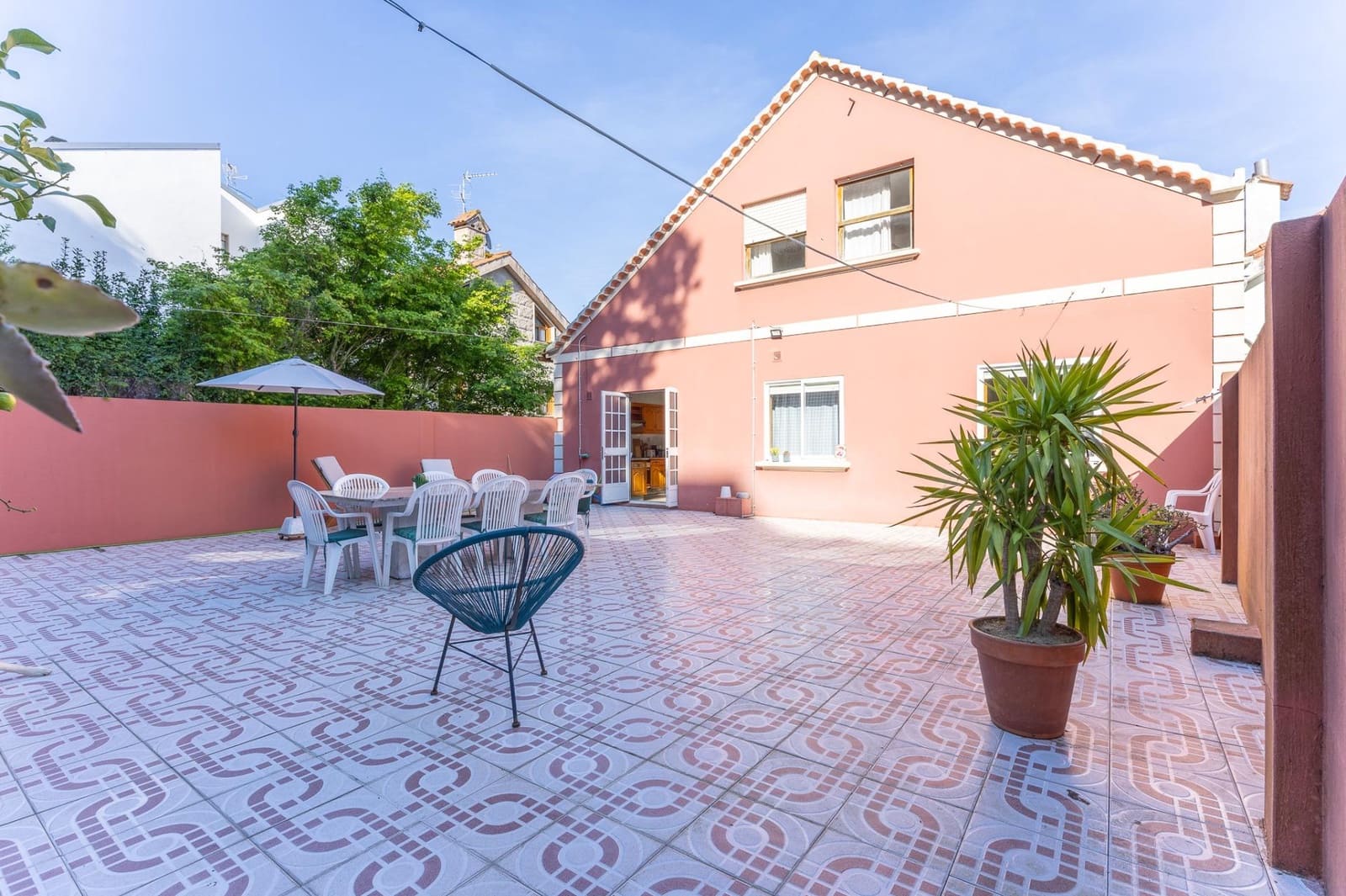 3 soveværelse Byhus til salg i Moana med garage - € 580.000 (Ref: 9755893)