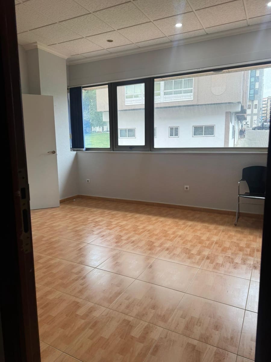 Kontor till salu i Vigo - 35 000 € (Ref: 9816026)