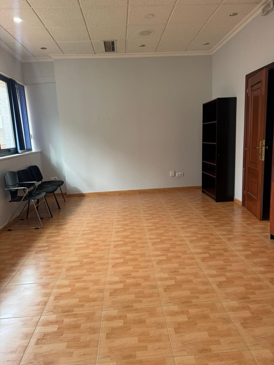 Kontor till salu i Vigo - 35 000 € (Ref: 9816026)